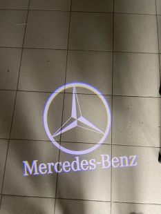 Проекция логотипа MB Mercedes W204